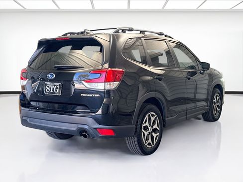Used 2022 Subaru Forester Premium image 4