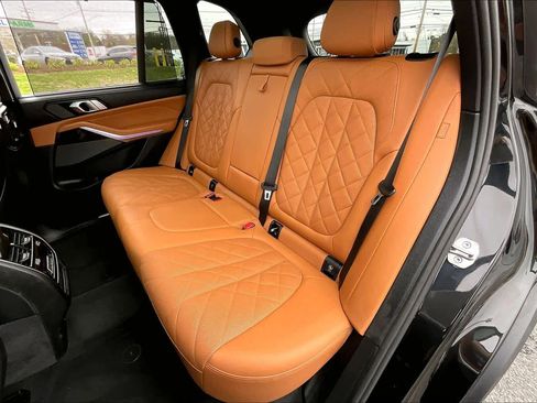 Used 2025 BMW X5 xDrive40i w/ Executive Package image 20