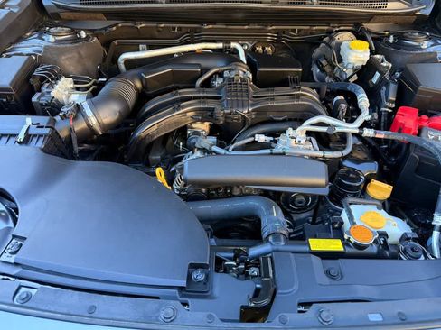 Certified 2025 Subaru Outback Limited AWD/4WD image 9