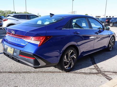 Used 2024 Hyundai Elantra Limited FWD image 4
