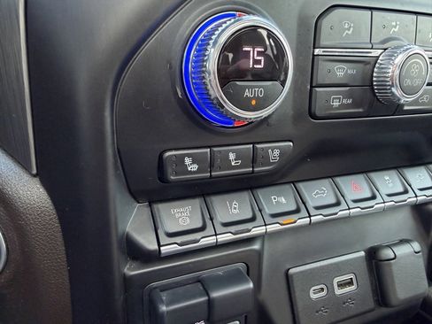 Used 2022 GMC Sierra 3500 Denali w/ Denali Ultimate Package image 23