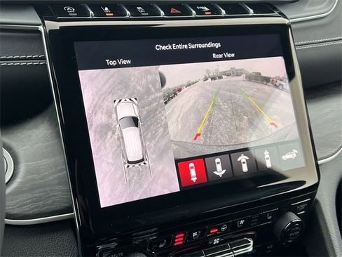 Used 2023 Jeep Grand Cherokee L Limited w/ Luxury Tech Group II image 26