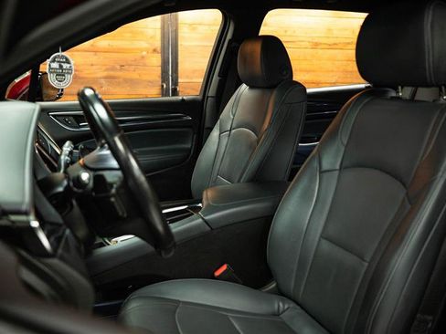 Used 2024 Buick Enclave Premium image 10