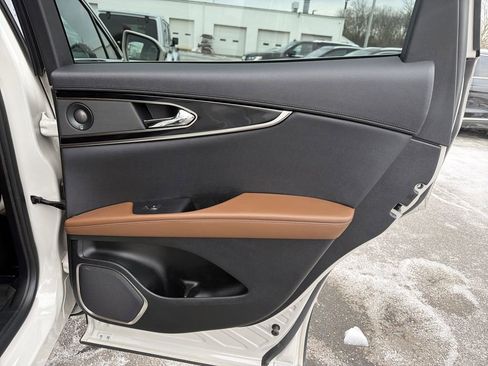 Certified 2022 Lincoln Nautilus Reserve w/ Luxury Package image 16