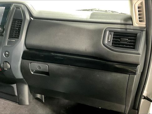 Used 2023 Nissan Titan SV image 19