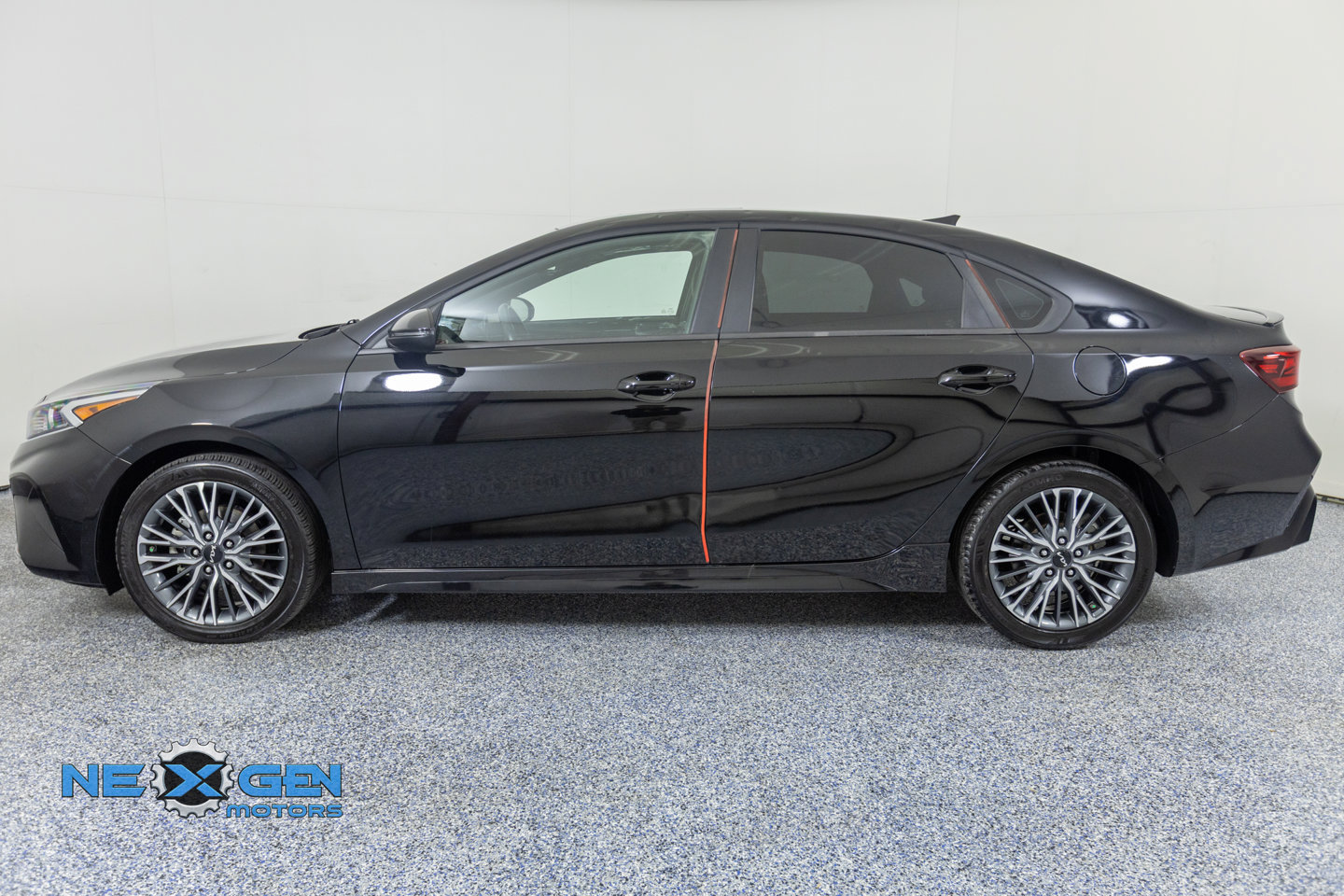 Used 2024 Kia Forte GT-Line w/ GT-Line Premium Package FWD image 5
