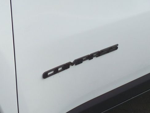 New 2026 Jeep Compass Latitude image 24