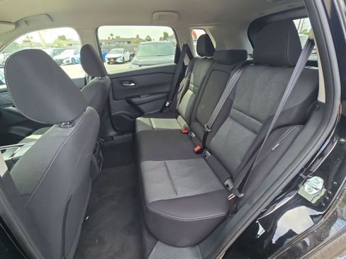 Used 2025 Nissan Rogue SV FWD image 41