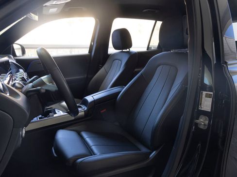 Used 2025 Mercedes-Benz GLB 250 image 13