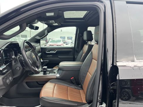 Used 2025 Chevrolet Silverado 1500 High Country image 9