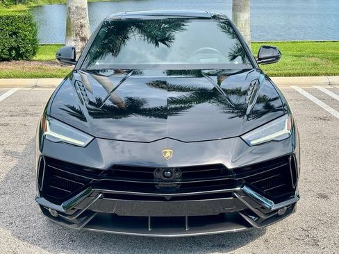 Used 2024 Lamborghini Urus Performante AWD/4WD image 2