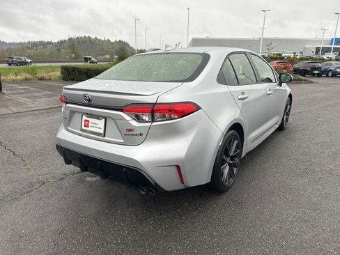 Used 2023 Toyota Corolla SE w/ SE Package FWD image 7