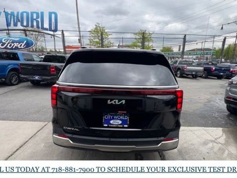Used 2026 Kia Carnival SX FWD image 3