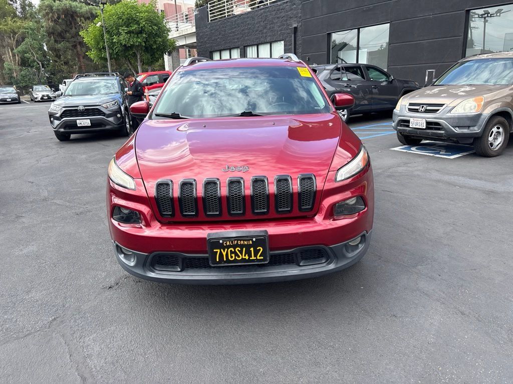 Used 2017 Jeep Cherokee Latitude FWD image 9