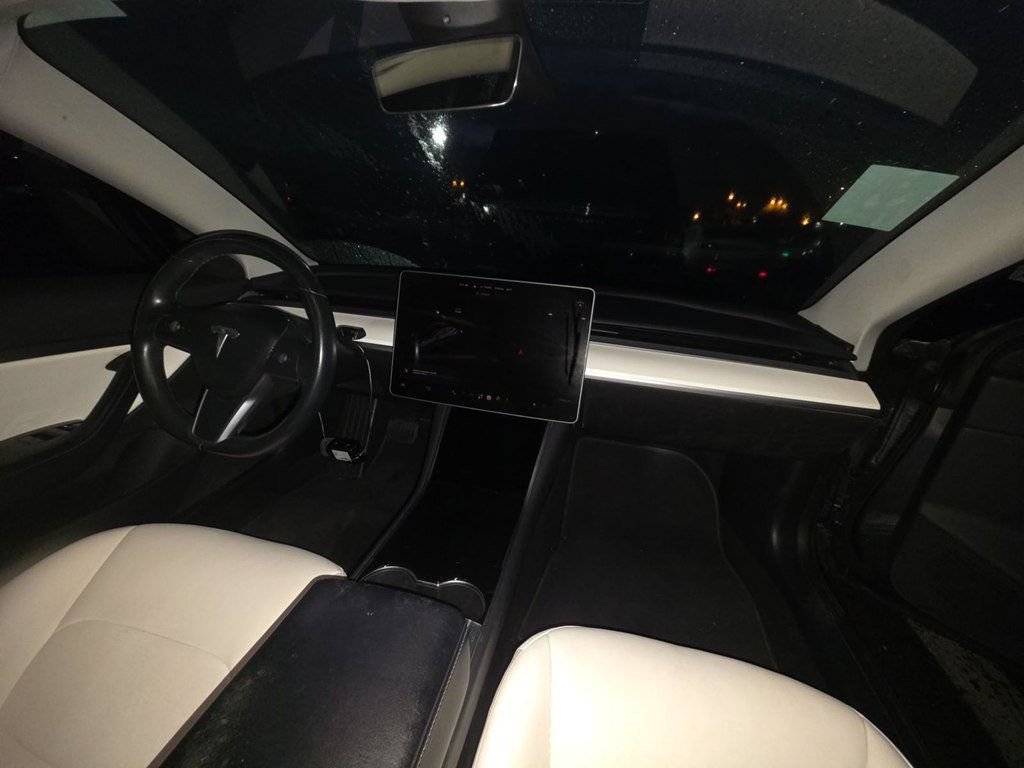 Used 2018 Tesla Model 3 Long Range RWD image 10