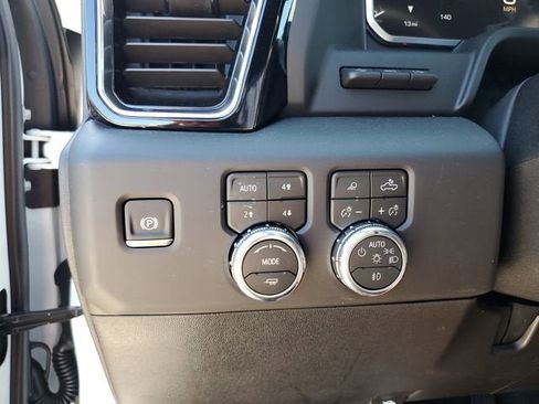 New 2026 GMC Sierra 3500 Denali Ultimate AWD/4WD image 31