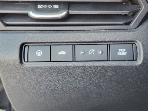 Used 2021 Nissan Altima 2.5 SV w/ SV Premium Package image 20