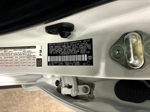 Used 2023 Toyota Corolla SE w/ Carpet Mat Package (TMS) image 33