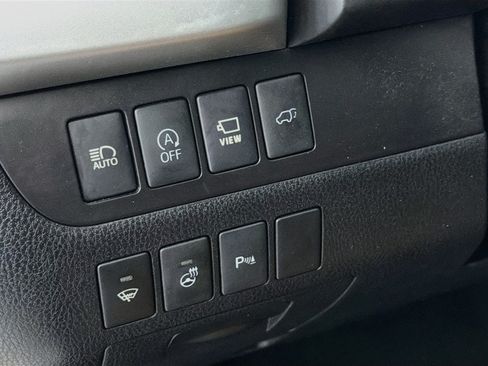Used 2018 Toyota Highlander Limited Platinum FWD image 17