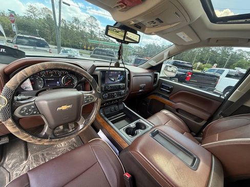 Used 2014 Chevrolet Silverado 1500 High Country w/ High Country Premium Package AWD/4WD image 9