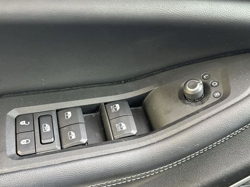 Used 2022 Jeep Grand Cherokee Limited 4xe image 22