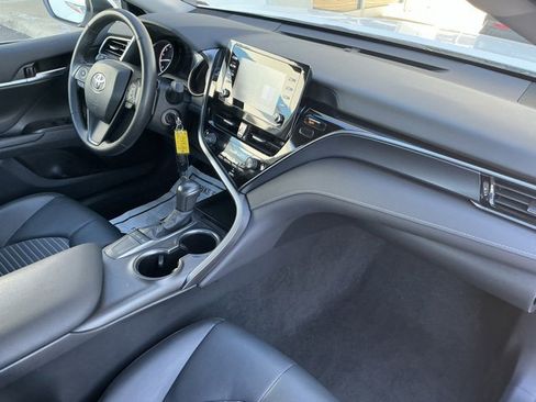 Used 2024 Toyota Camry SE image 18