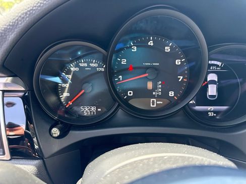 Used 2018 Porsche Macan Sport Edition AWD/4WD image 7