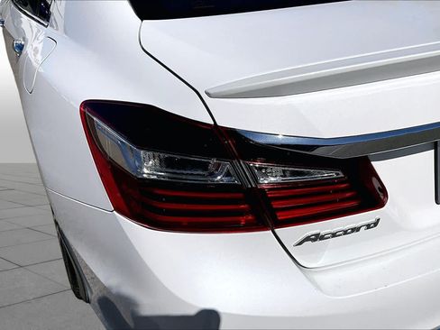 Used 2016 Honda Accord Sport image 28
