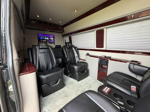 Used 2012 Mercedes-Benz Sprinter 2500 image 7