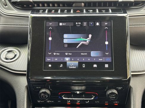 Certified 2024 Jeep Grand Cherokee Laredo image 17