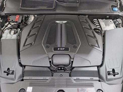 Used 2023 Bentley Bentayga AWD/4WD image 42