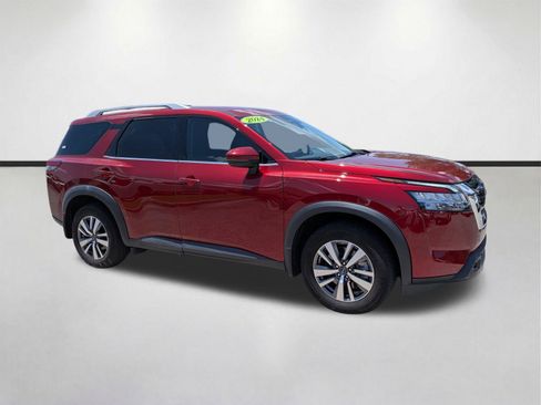 Used 2024 Nissan Pathfinder SL FWD image 2