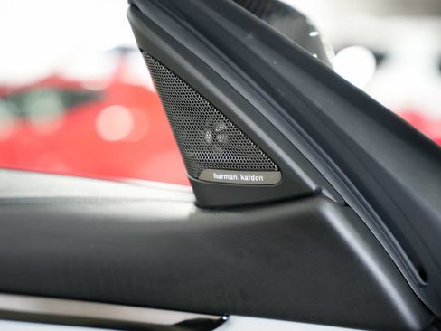 Used 2018 BMW M4 Coupe RWD image 32