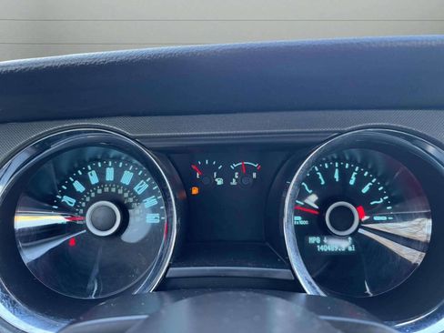 Used 2014 Ford Mustang Convertible image 31