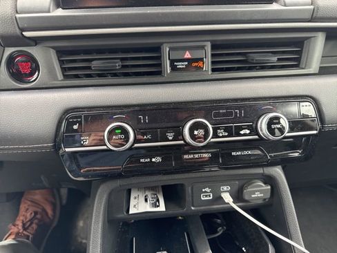 Used 2023 Honda Pilot EX-L image 14