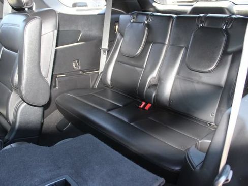 Used 2020 Ford Explorer XLT w/ Equipment Group 202A AWD/4WD image 42