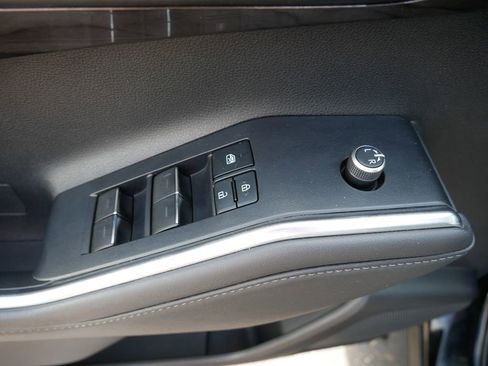 Used 2022 Toyota Highlander Limited AWD/4WD image 16