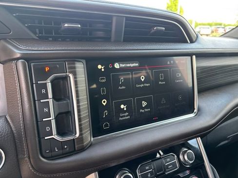 Used 2023 GMC Yukon XL Denali AWD/4WD image 16