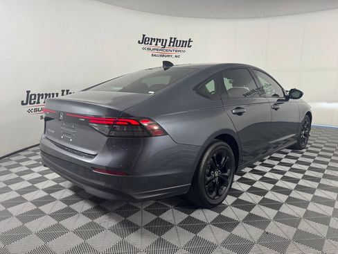 Used 2025 Honda Accord SE image 7