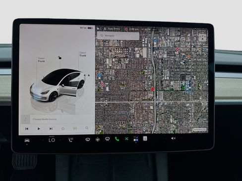 Used 2023 Tesla Model 3 Standard Range RWD image 9