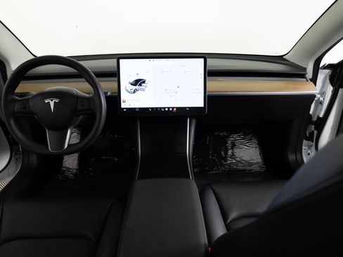 Used 2020 Tesla Model 3 Standard Range Plus RWD image 34