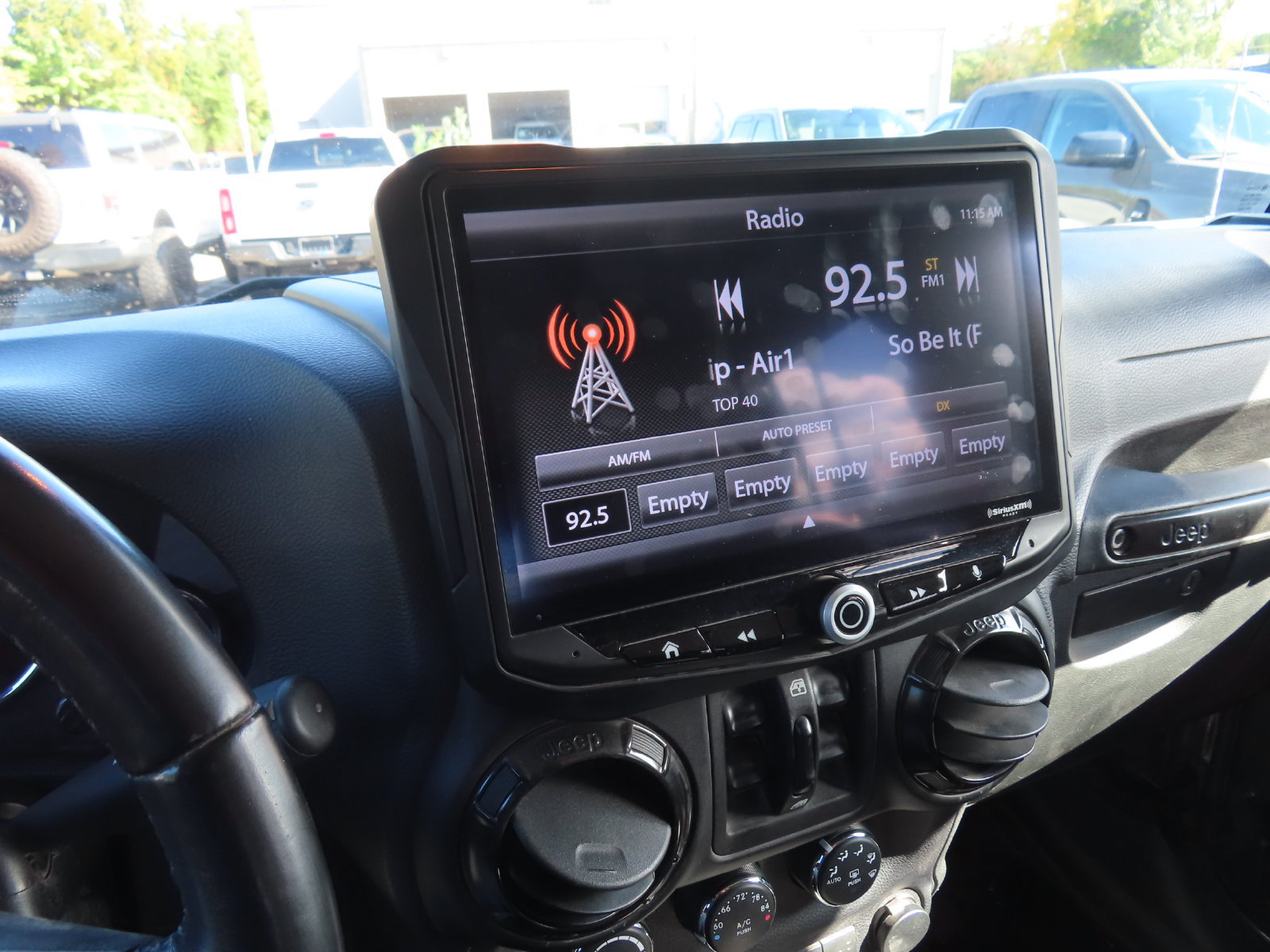 Used 2018 Jeep Wrangler Unlimited Rubicon AWD/4WD image 15