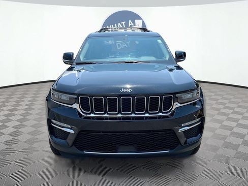 Used 2022 Jeep Grand Cherokee Limited AWD/4WD image 2