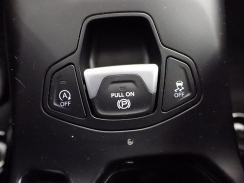 Certified 2023 Jeep Renegade Latitude w/ Sun/Sound Group AWD/4WD image 35