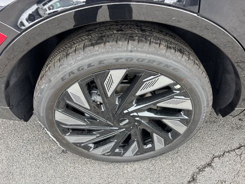 New 2026 Lincoln Nautilus Reserve w/ Jet Appearance Package image 10