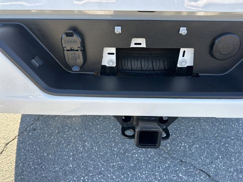 Used 2025 Chevrolet Silverado 1500 Custom image 27