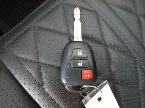 Used 2020 Toyota Tacoma SR5 RWD image 18