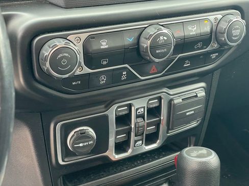 Used 2022 Jeep Wrangler Unlimited Sport image 25