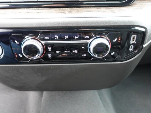 Used 2023 GMC Sierra 1500 Elevation image 42