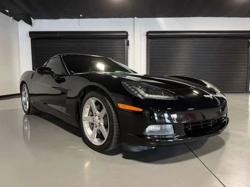 Used 2007 Chevrolet Corvette Coupe RWD image 3